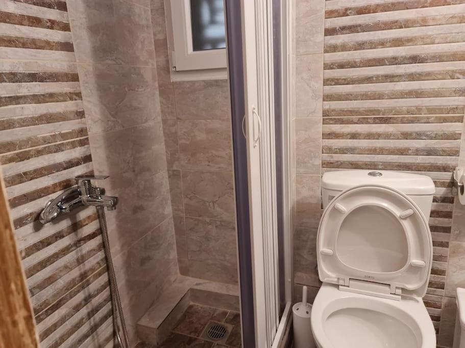 6 Καλινοβου Center Of Athens Πεδιον Αρεωσ Lägenhet Exteriör bild